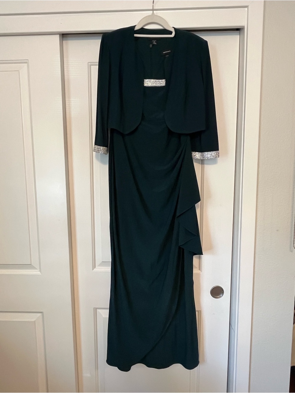 Elegant Dark Green Evening Dress with Jacket
